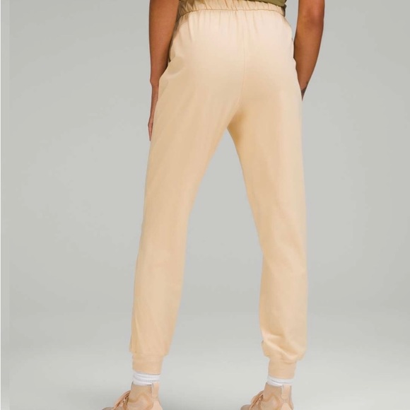 NWT! Lululemon Stretch High-Rise Jogger - Picture 5 of 7